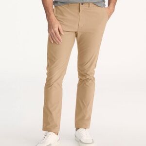 UNTUCKit Men's Chancellor Straight Fit Tech Pants in Tan
Size 36x32